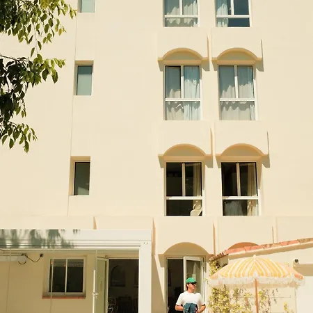 מלון Le Sud ז'ואן-לה-פינס